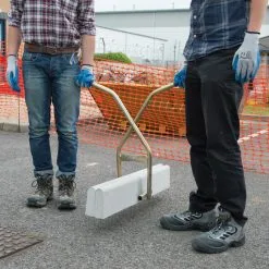 Silverline Tools Kerb Laying Lifting Tongs 700mm 427540 -CLEANING PRODUCTS Shop 427540 ENINSWNM1 800x800 1