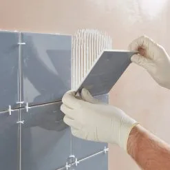 Everbuild 703 Fix & Grout Wall Tile Adhesive White 5 Litre 7.5kg FIX05 11 Everbuild 703 Fix & Grout Wall Tile Adhesive White 5 Litre 7.5kg FIX05 -CLEANING PRODUCTS Shop Everbuild 703 ceramic tile fix and grout adhesive to wall 800x800 3