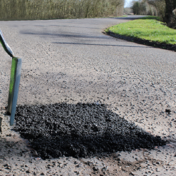 Everbuild Quick Mac Instant Tarmac Cold Joint Sealer Tack Coat Spray QMACCOLD -CLEANING PRODUCTS Shop everbuild quick mac instant tarmac qmac25 hole to driveway 800x800 2